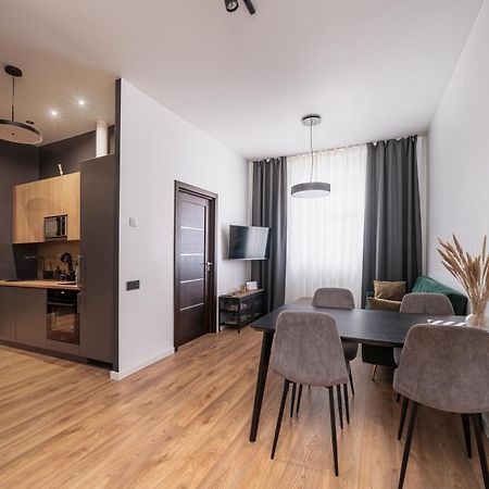 Lienes Iela Gem 1Br Apartment With Fireplace In Historic Unesco Center Ryga Zewnętrze zdjęcie